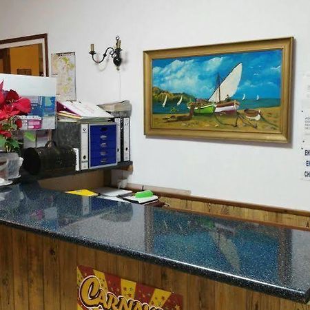 Hostal Creus 로지즈 외부 사진
